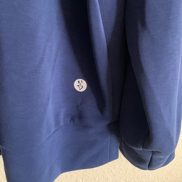 Torrid active crewneck sweatshirt - Picture 2 of 6